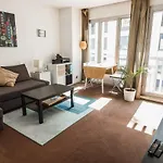 Superb Apt With Large Bay Window